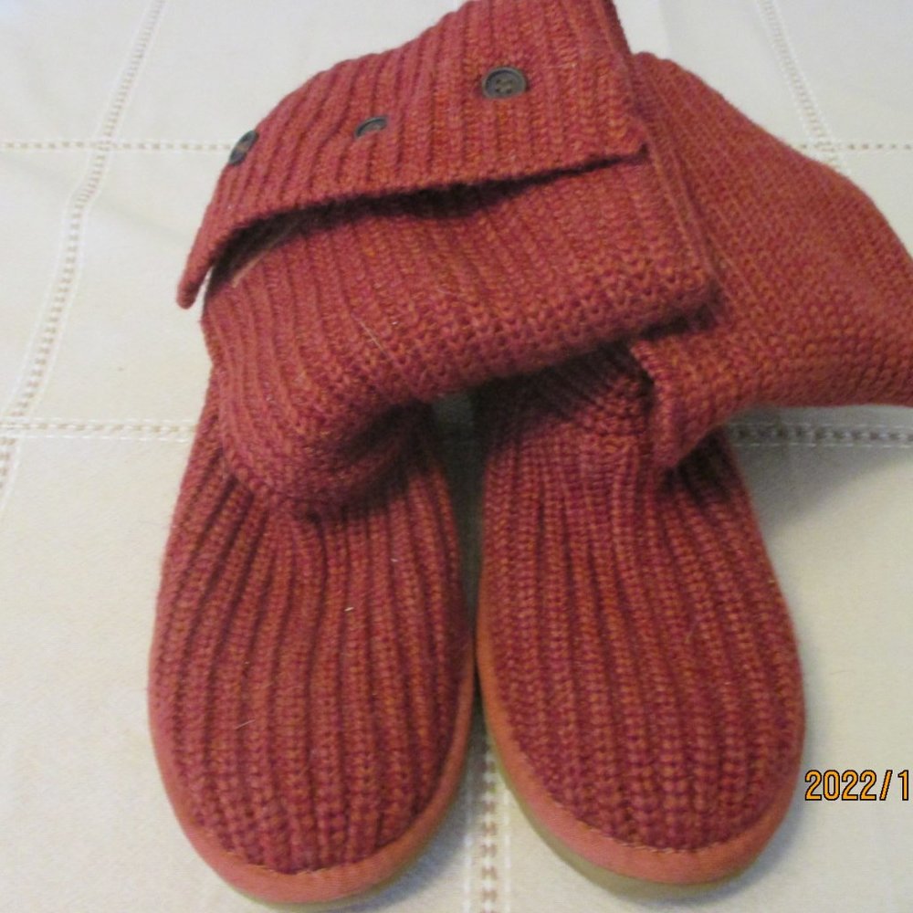 UGG BOOTS, SIZE 8, RED